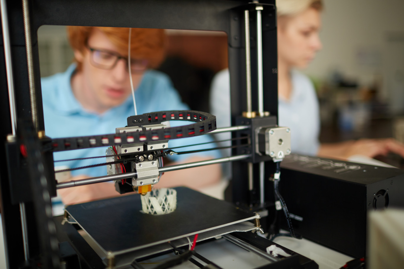 Les Fablab sont l'une des multiples formes que prennent les "tiers-lieux". (c)AdobeStock