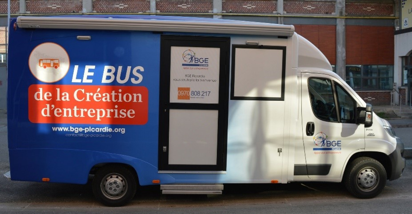 Le BGE Bus en tournée sur la côte picarde