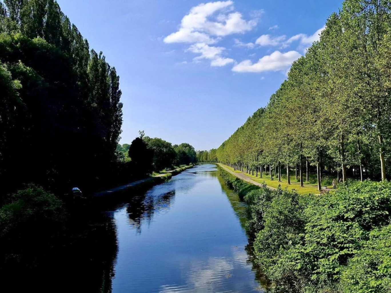 Naviguer sur la Somme grâce à des panneaux solaires, le projet de l'association Les Terrasses des bords de Somme.