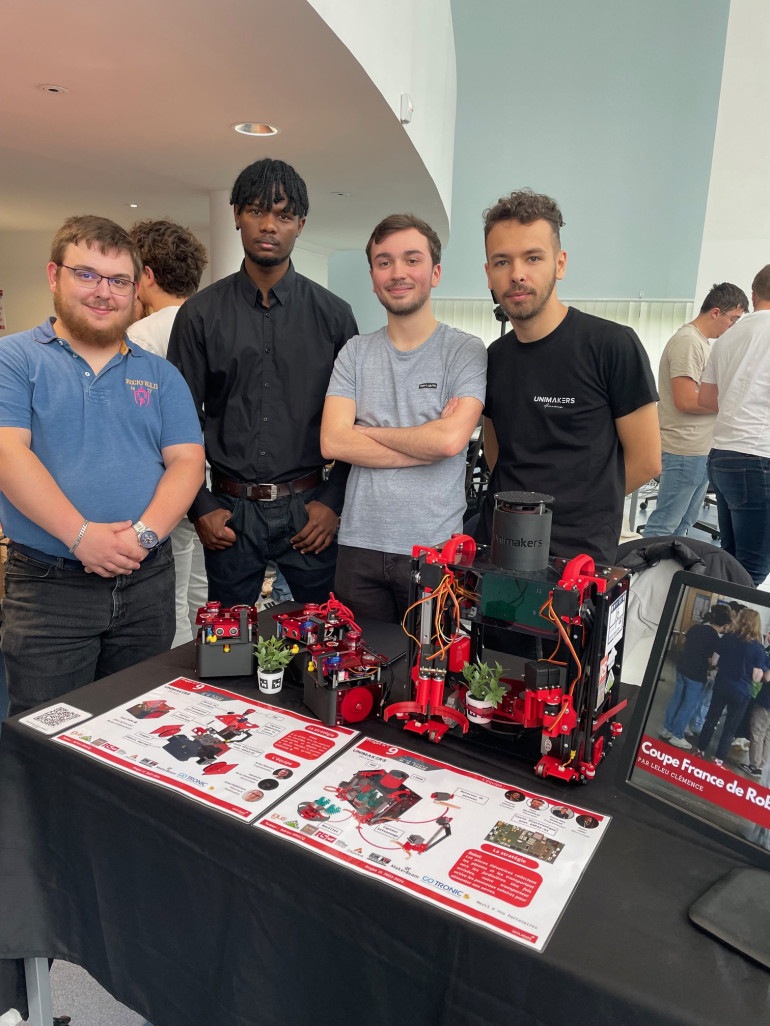 Une journée dédiée à l’innovation avec le groupe d'étudiants autour de leur robot arrivé en finale de la Coupe de France de Robotique 2024.