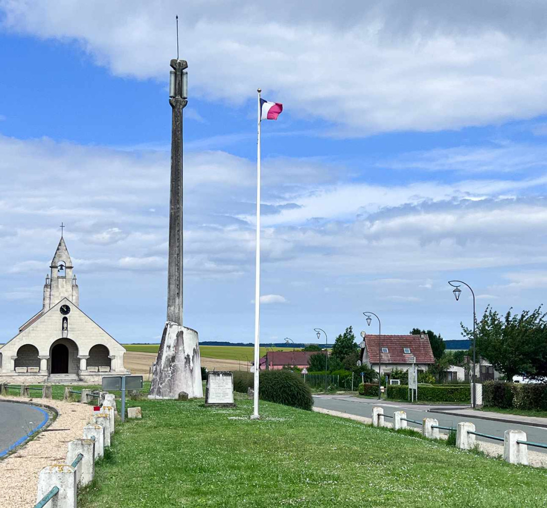 Les réseaux électriques de Cerny ont été enfouis comme ici autour de la Nécropole nationale. (c) Agglomération du Pays de Laon