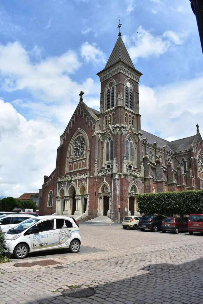 L'église de Bohain touchée par l'effondrement d'une partie de la voûte du transept Nord, nécessite des travaux. (c) Commune de Bohain