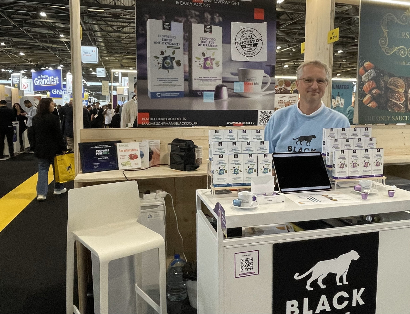 Benoit Lion est un des trois entrepreneurs qui a lancé la marque de café Black Idol. Il était au SIAL Paris du 19 au 23 octobre. (@Aletheia Press/C. De Martino)