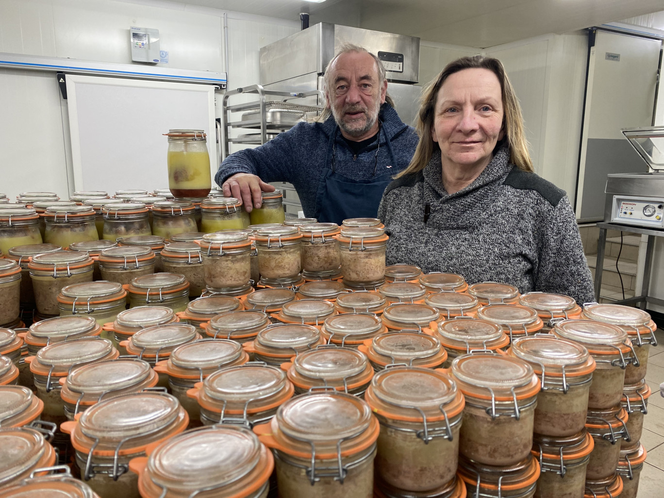 Le laboratoire ainsi que le matériel en très bon état.