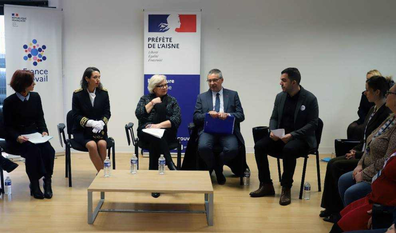 Catherine Vautrin, ministre du Travail, s’est rendue dans les locaux de France Travail à Laon. (c) Département de l'Aisne