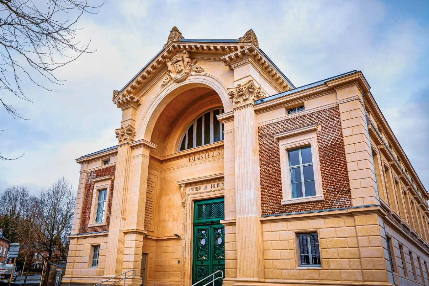 L'ancien tribunal de Vervins a connu une impressionnante réfection. (c) CD 02