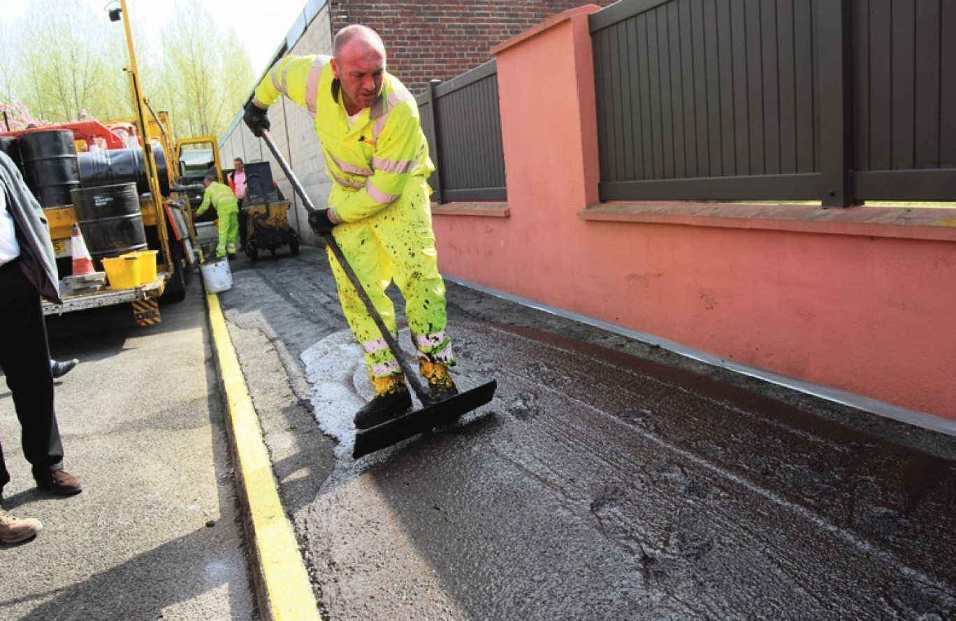 Le produit Slurry a été utilisé pour la réfection de trottoirs dans un hameau de Cagny.