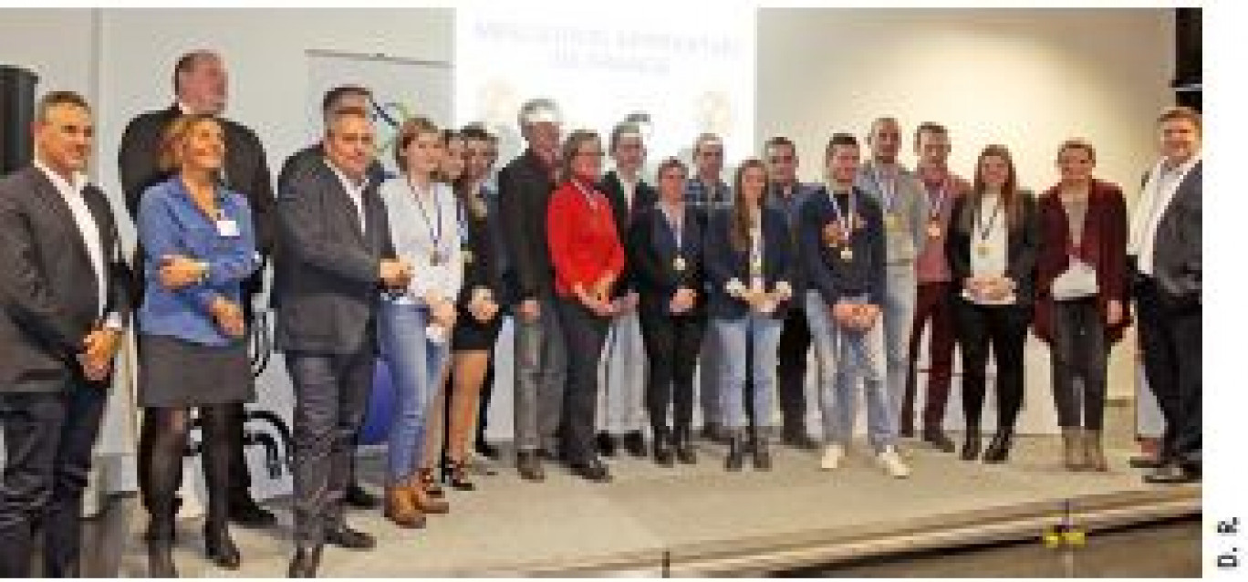 Les 29 lauréats régionaux et nationaux du concours "Un des meilleurs apprentis de France" .