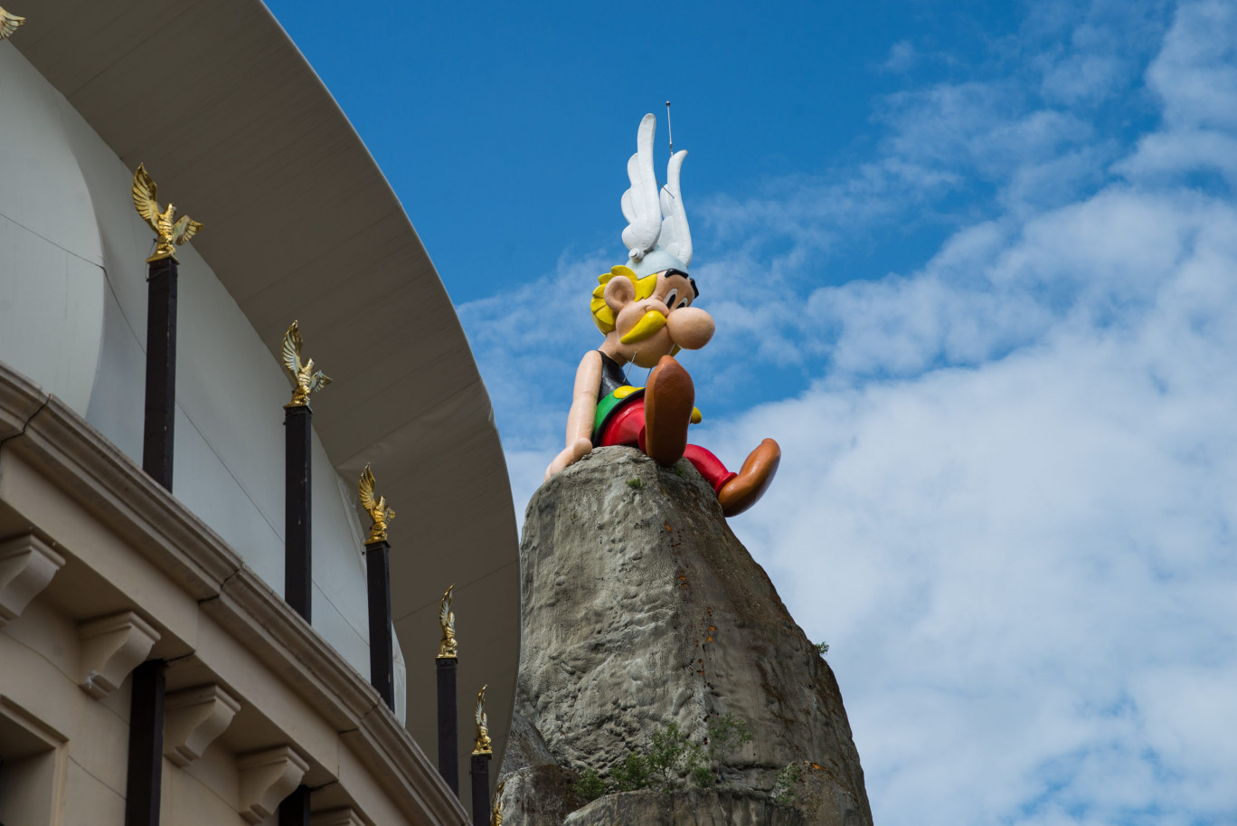 Le parc Astérix a rouvert avec deux mois de retard sur sa saison. © Sobczyk